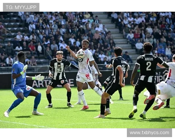 巴黎圣日耳曼迎强敌对决豪门大战焦点之战全城瞩目激情碰撞